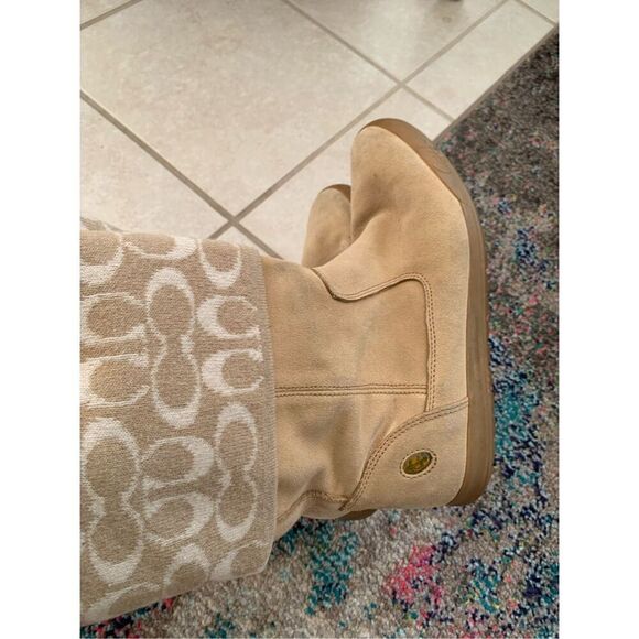 COPY - Coach Women’s Tatum Boots Tan Suede Leather Wool - Picture 12 of 13